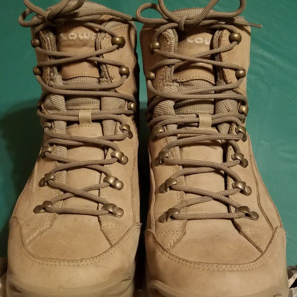 Lowa Mens Renegade GTX Mid Size US 10 Medium Beige